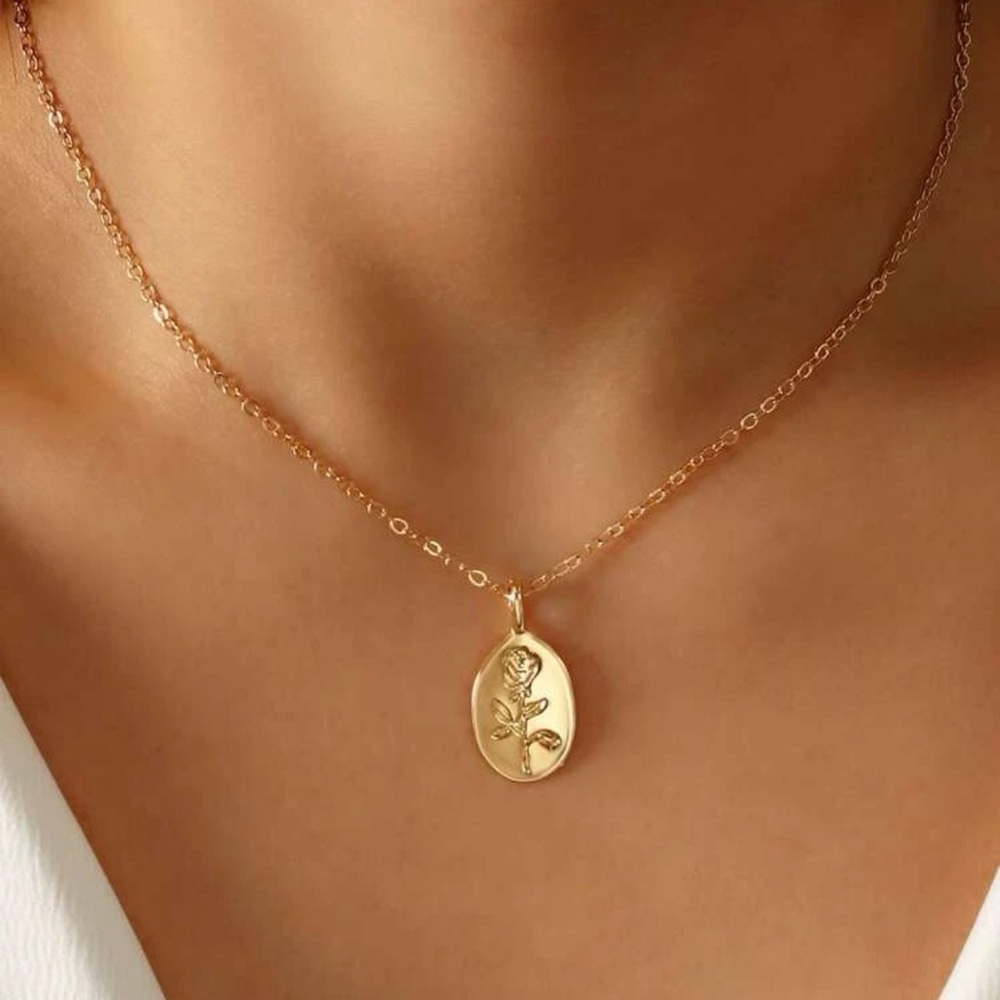 3/$30 NEW! Flower Engraved Oval Charm Necklace Dainty Boho